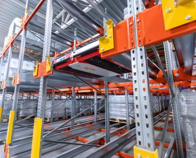 Kasten poolautomaatne satelliidiriiul