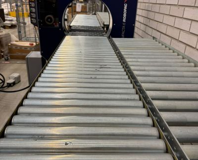 Robopac Compacta pakkimismasin