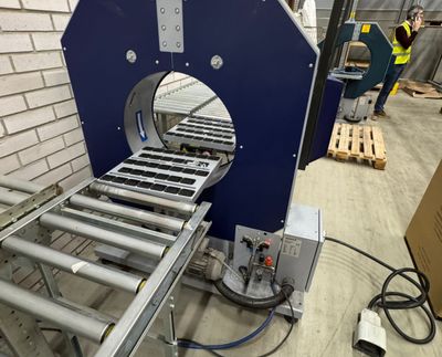 Robopac Compacta pakkimismasin