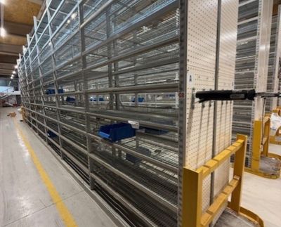 Kasutatud Optimi kaupluse riiulite riiulitega riiulid